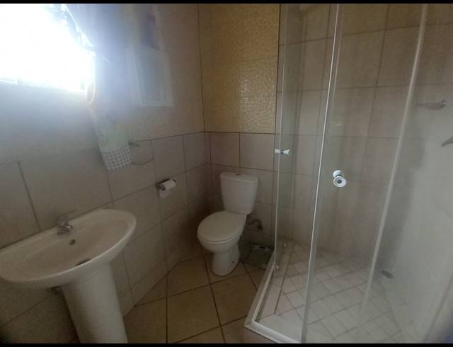 2 BEDROOM FREEHOLD FOR SALE IN CRYSTAL PARK
